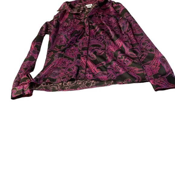 Jaclyn Smith Tops - Jaclyn Smith black and purple paisley button up top